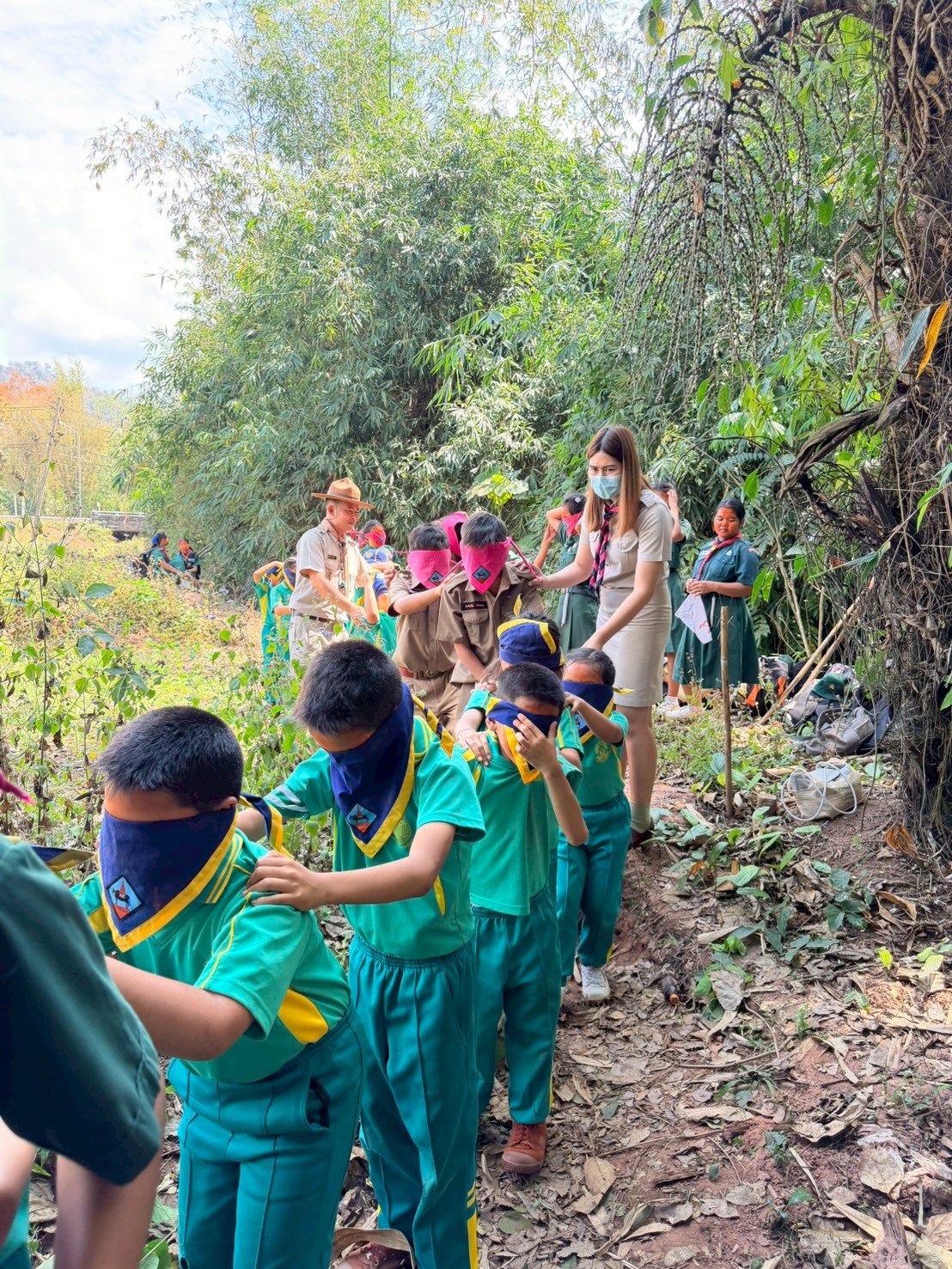 LINE_ALBUM_เดินทางไกลลูกเสือ_260304_17